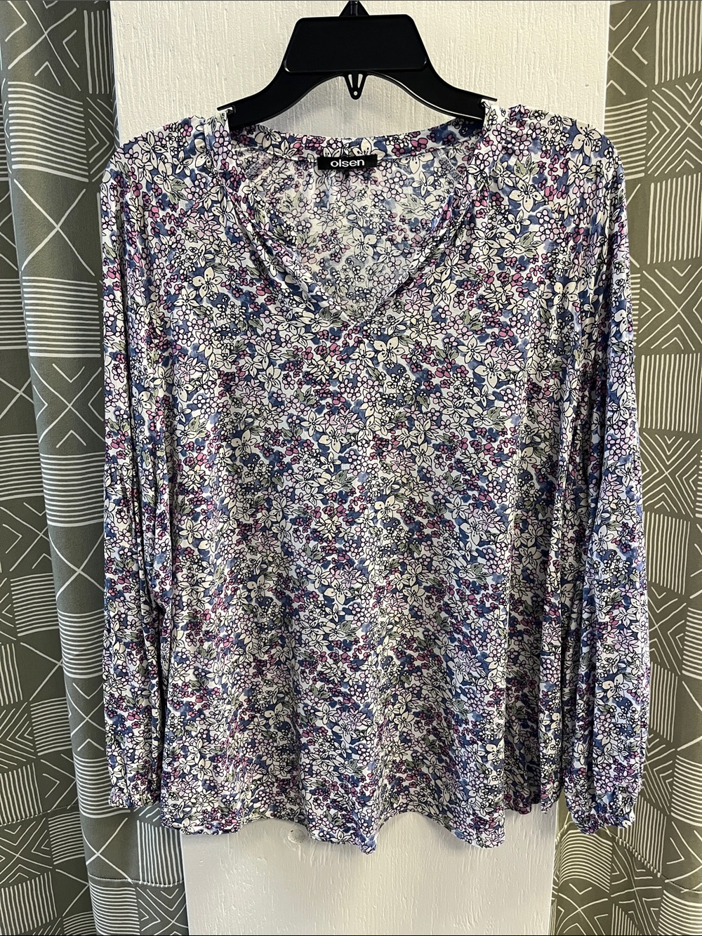 Olsen Floral V-Neck Long Sleeve Top - Blue & Purple
